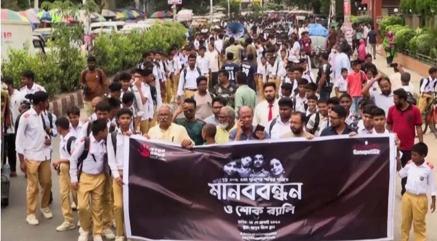 ‘রংপুরে ৪ খুনের ঘটনায় পুলিশের চিত্রনাট্য ভালো, কিন্তু মানুষ পছন্দ করেনি’