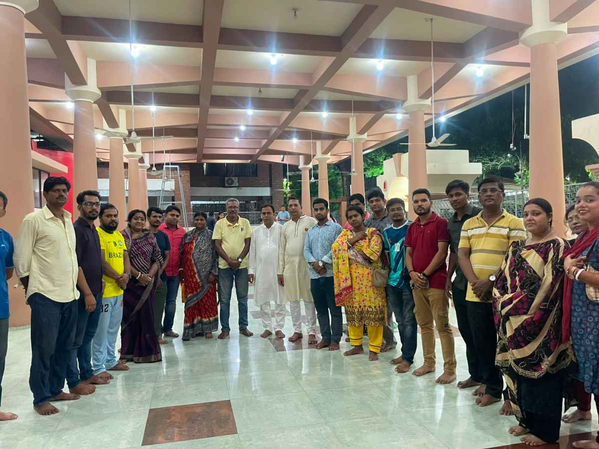 অমাবস্যা পূজার মধ্য দিয়ে ঢাকেশ্বরী মাতৃসেবা সংঘের নতুন কমিটির শপথ গ্রহণ