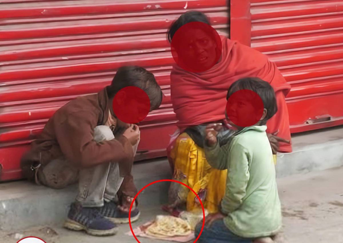 আজও রেস্তোরাঁয় প্রবেশের অধিকার নেই দেশের অনেক স্হানের হিন্দু হরিজন ধর্মাবলম্বীদের