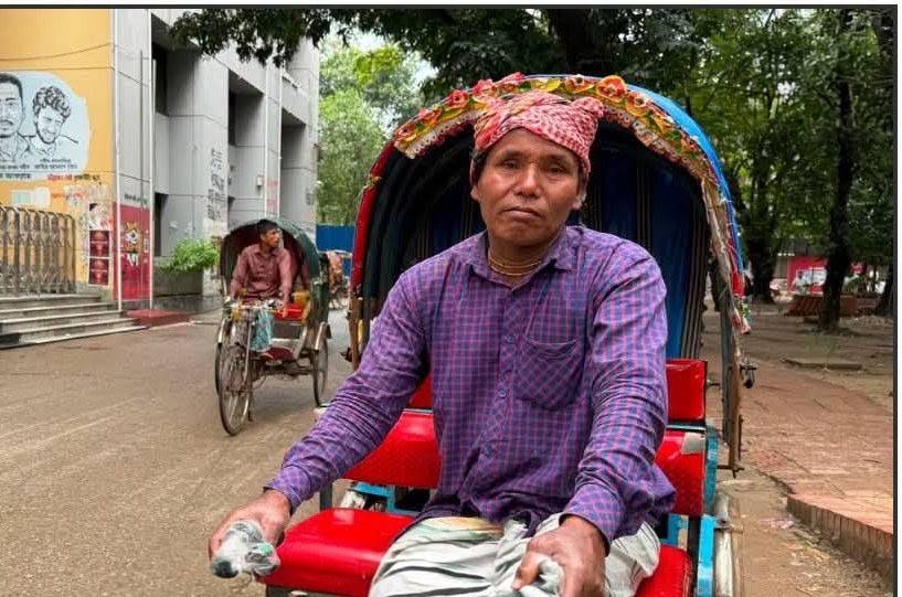 'ভাংতি নেই’ অজুহাতে রিকশাচালক রামচন্দ্রকে কাঁদিয়ে উধাও যুবক