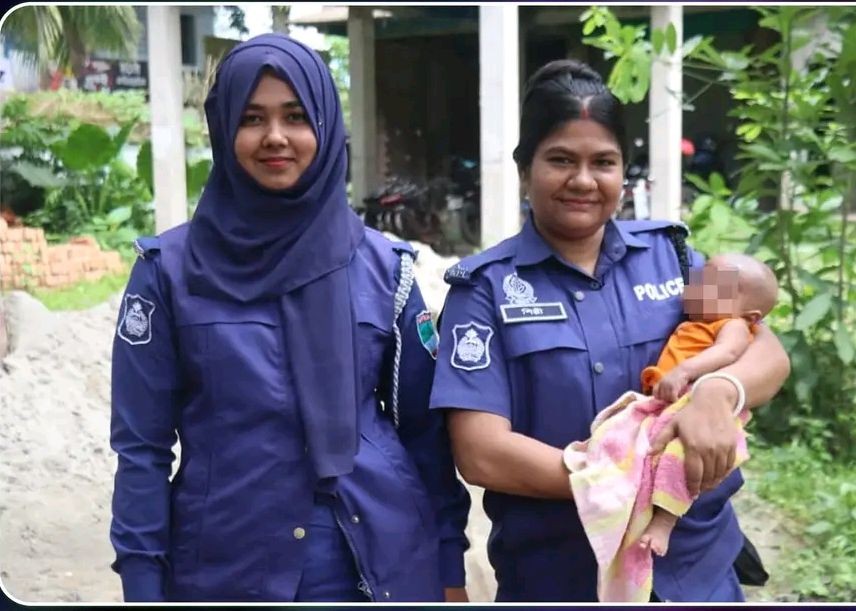 কোল খালি রেখে পরীক্ষা হলে মা, তিন মাসের শিশুর অভিভাবক হলেন পুলিশ কনস্টেবল শিল্পী ঢালী