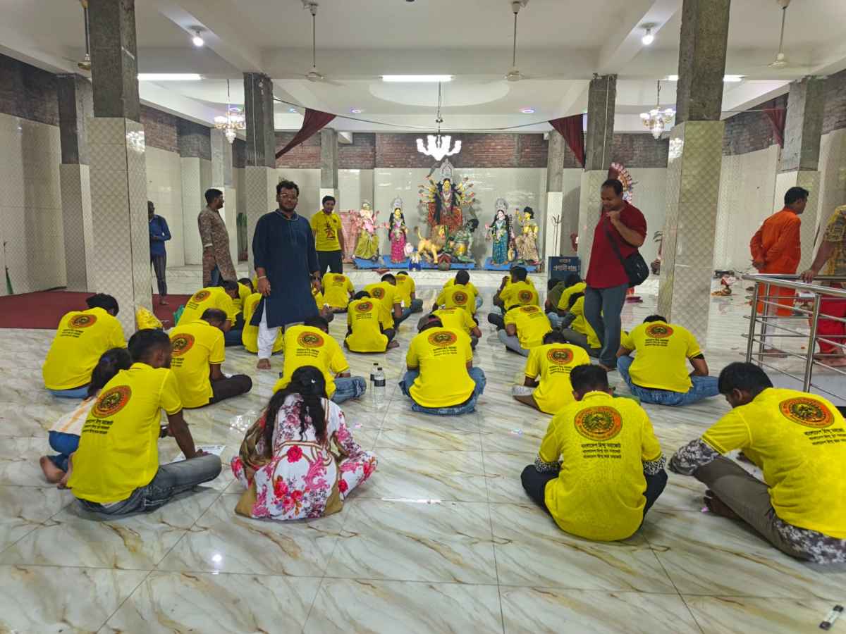 দয়াগঞ্জ শিব মন্দিরে হিন্দু যুব মহাজোটের জন্মাষ্টমী কুইজ প্রতিযোগিতা অনুষ্ঠিত