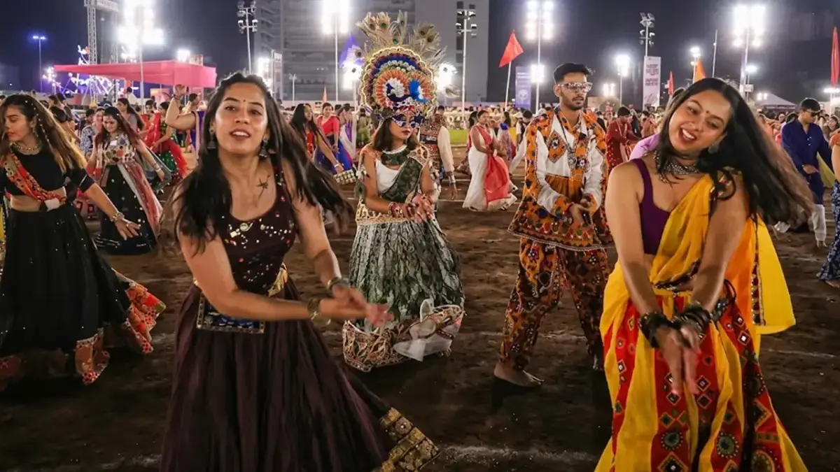 নবরাত্রিতে মুসলিমদের প্রবেশ ঠেকানোর তাগিদ বিশ্ব হিন্দু পরিষদের: তিলক ও পরিচয়পত্র বাধ্যতামূলক