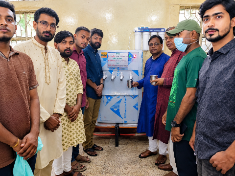 জগন্নাথ হলের শিক্ষার্থীদের জন্য জাতীয় হিন্দু মহাজোটের ঠান্ডা পানির ফিল্টার প্রদান