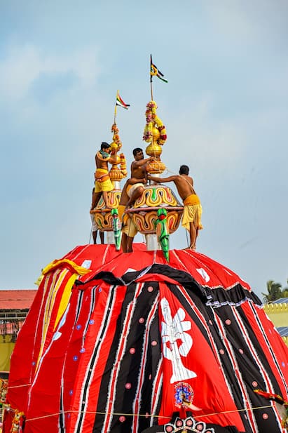 রথ সাজানো 