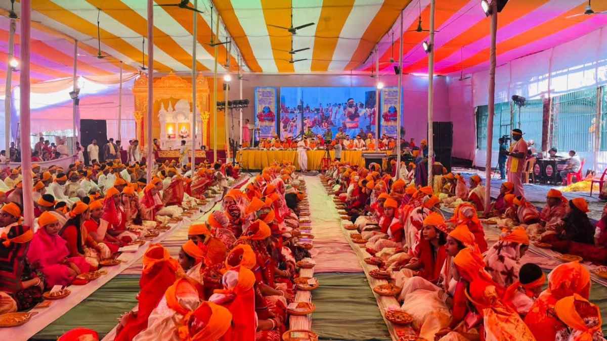 ভক্তি, মানবতা ও ধর্মীয় চেতনায় মুখর রহমতগঞ্জের জে. এম. সেন হল।