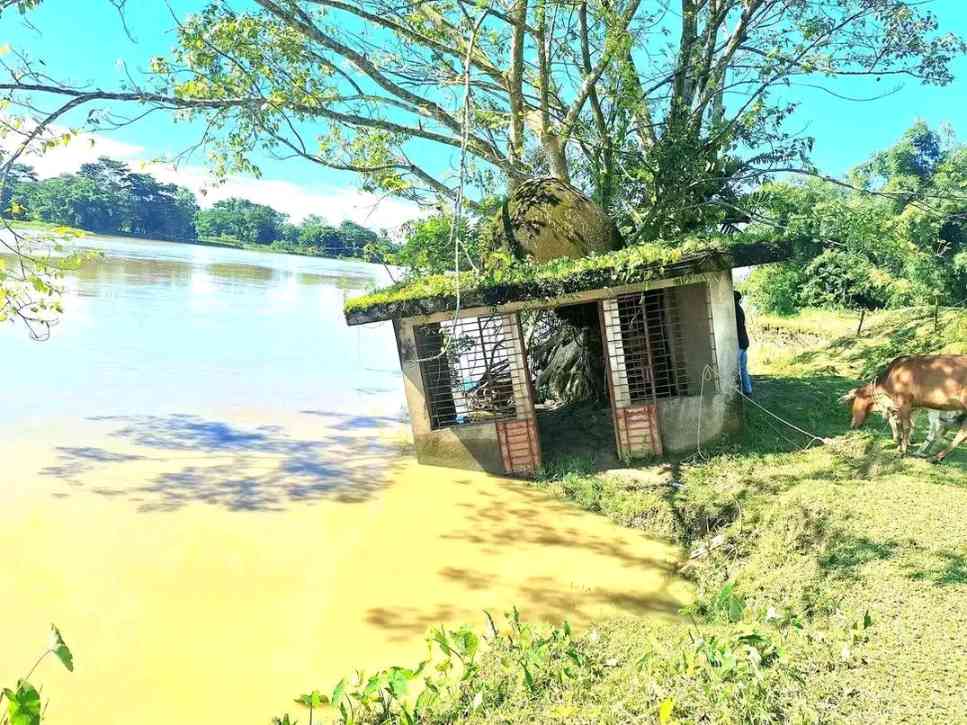 রাজা জয়নারায়ণের স্মৃতিধন্য হাটকেশ্বর শিবমন্দির: সংরক্ষণের অভাবে চরম জীর্ণদশা