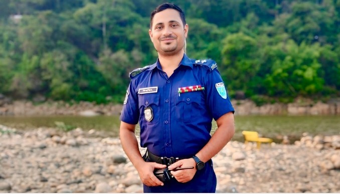 এবার হিন্দু পুলিশ কর্মকর্তার নাম-ছবি ব্যবহার করে ধর্ম অবমাননাকর পোস্ট, থানায় জিডি