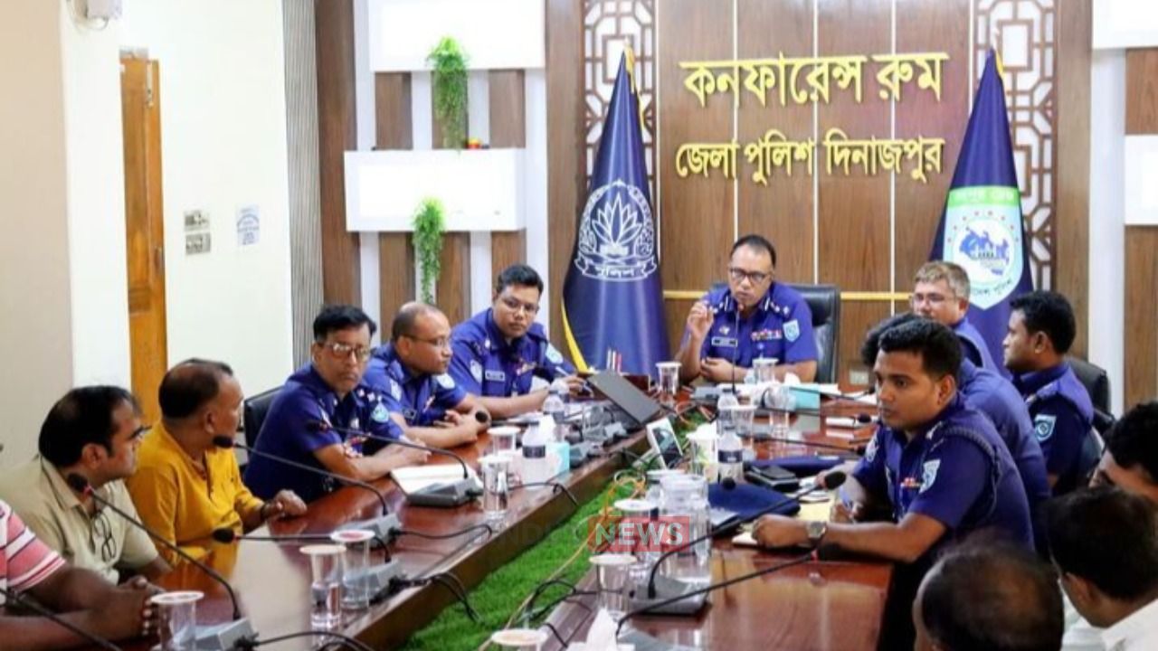 দুর্গাপূজা উপলক্ষে দিনাজপুরে আইনশৃঙ্খলা সভা অনুষ্ঠিত