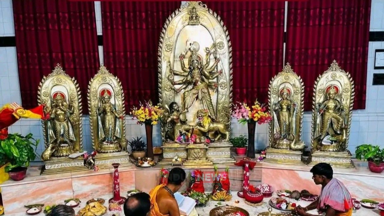 তাহেরপুরের সুপ্রাচীন অষ্টধাতুর প্রতিমা দর্শনের গল্প