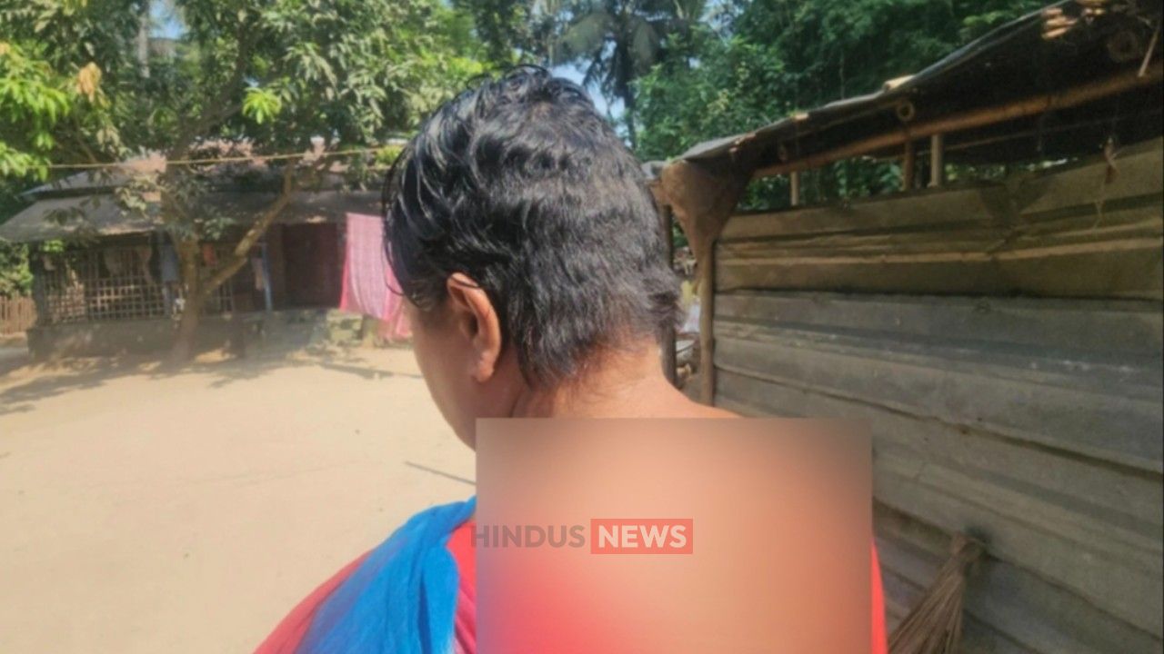 পরকীয়া সন্দেহে নারীর চুল কেটে শরীরে মরিচের গুঁড়া দিয়ে নির্যাতনের অভিযোগ