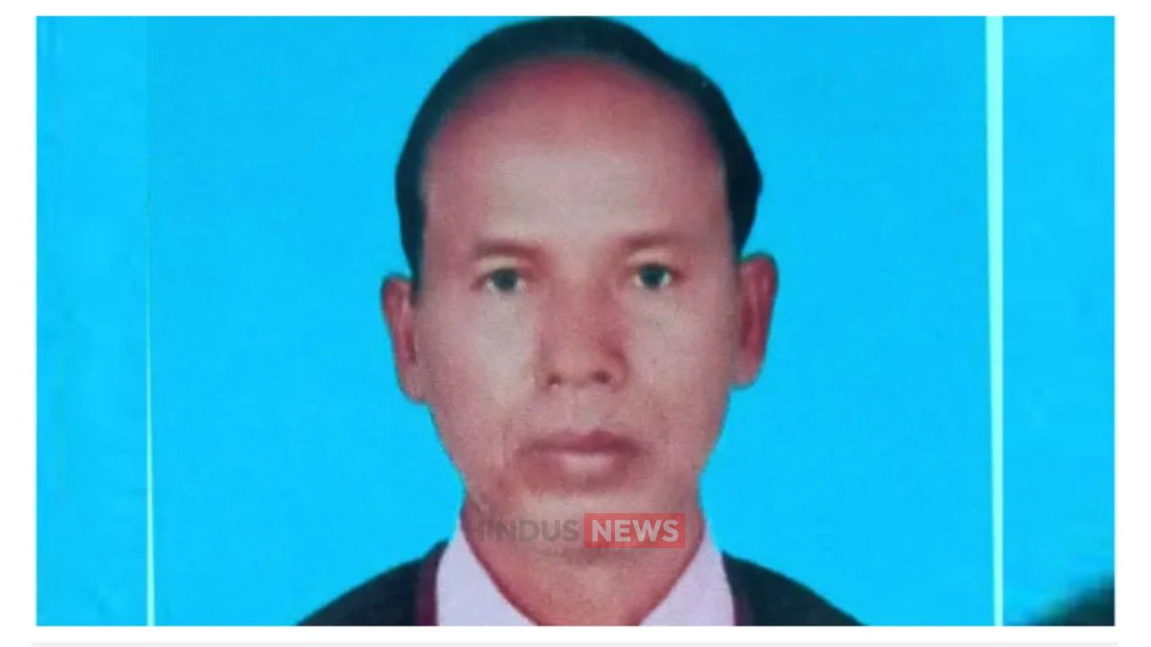 দিনাজপুরে হিন্দু শিক্ষক মনোরঞ্জন রায়কে প্রকাশ্যে হত্যা, নেপথ্যে কী?
