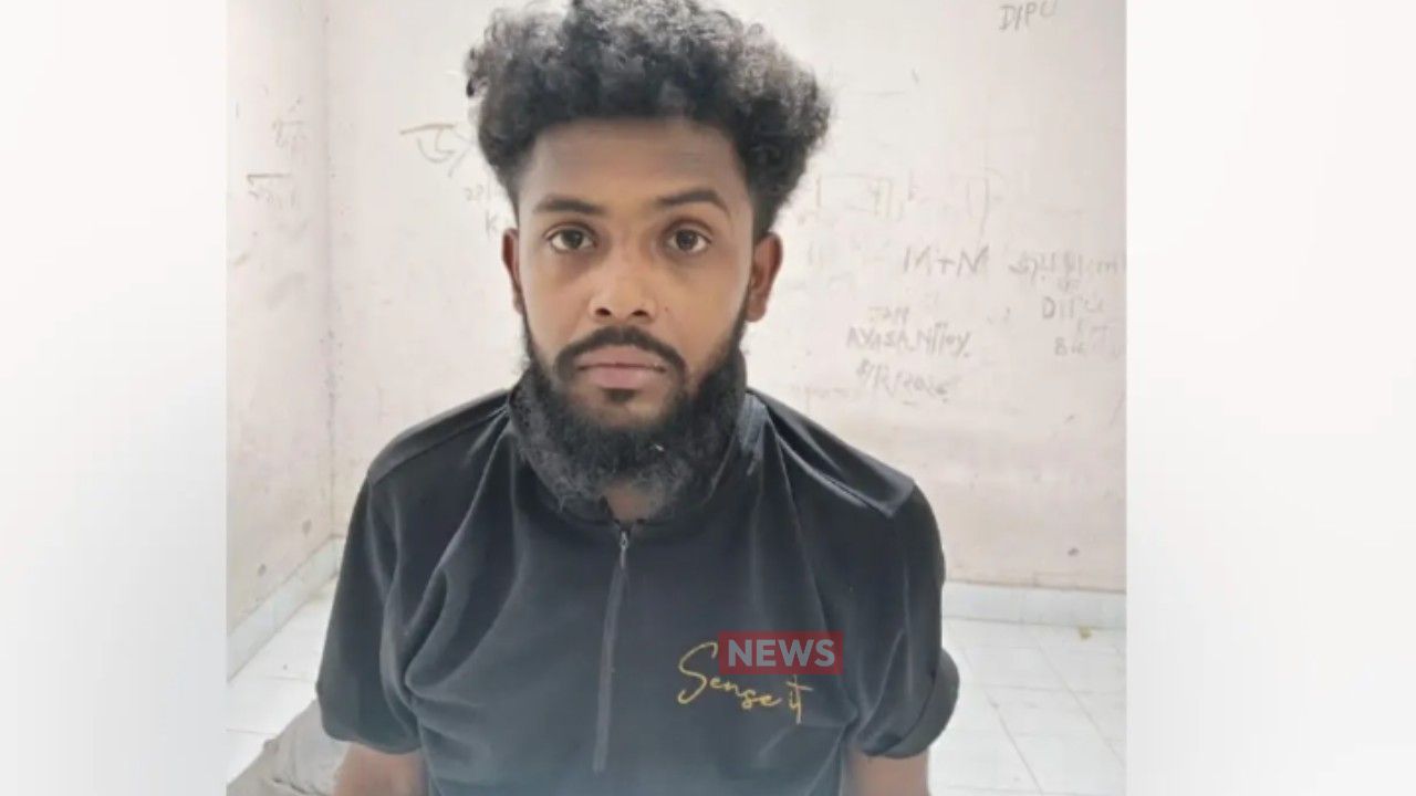 বাকিতে চুল না কাটায় হিন্দু  সেলুনমালিককে হত্যা